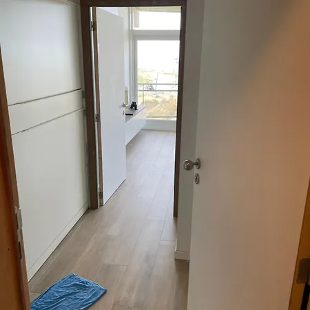 Apartment Met Frontaal Zeezicht En Afgesloten Slaaphoek *