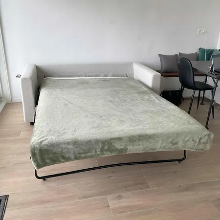 Apartment Met Frontaal Zeezicht En Afgesloten Slaaphoek *