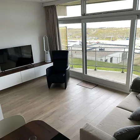 Apartamento Met Frontaal Zeezicht En Afgesloten Slaaphoek *