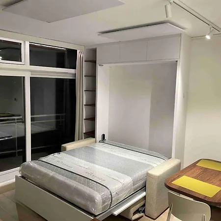 Met Frontaal Zeezicht En Afgesloten Slaaphoek * De Panne