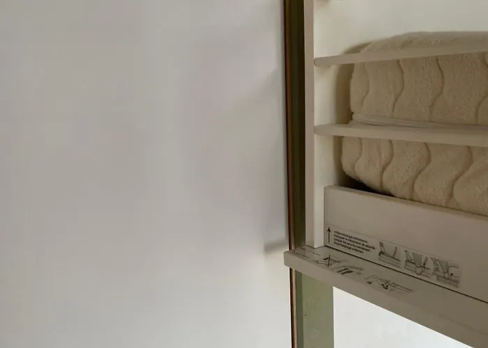 Met Frontaal Zeezicht En Afgesloten Slaaphoek De Panne