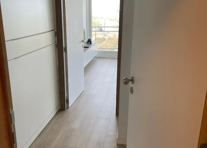 Appartement Met Frontaal Zeezicht En Afgesloten Slaaphoek *