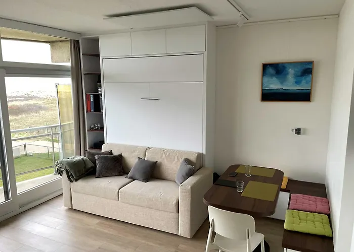 Met Frontaal Zeezicht En Afgesloten Slaaphoek * De Panne